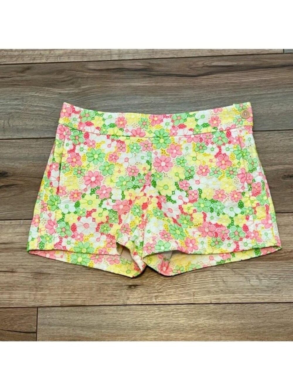 Lilly Pulitzer Sloane Side Zip Shorts SZ 4 Sunbonnet Floral Lace Overlay